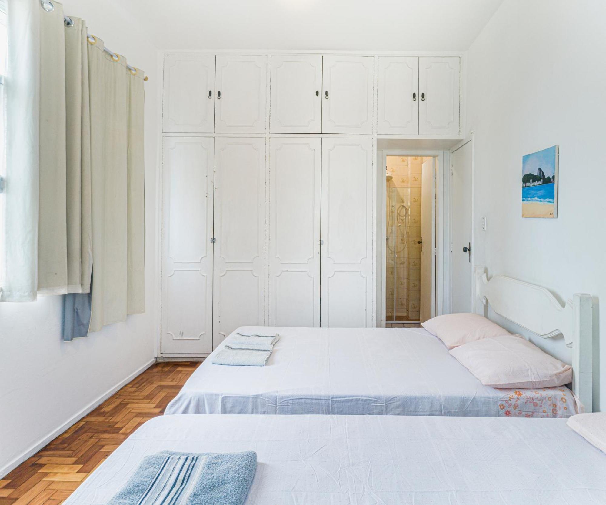 Copacabana 3 Suites, Andar Alto Com Vista Mar, 9 Camas, Enorme, Wifi 300mb, Ar Condicionado Em Todas Suites, Pauloangerami Mvc1812 Apartamento *